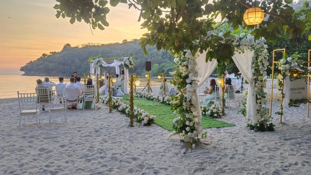     Luxury beach wedding near Manila by Shabby Chic Style Studio at Playa La Caleta Bataan